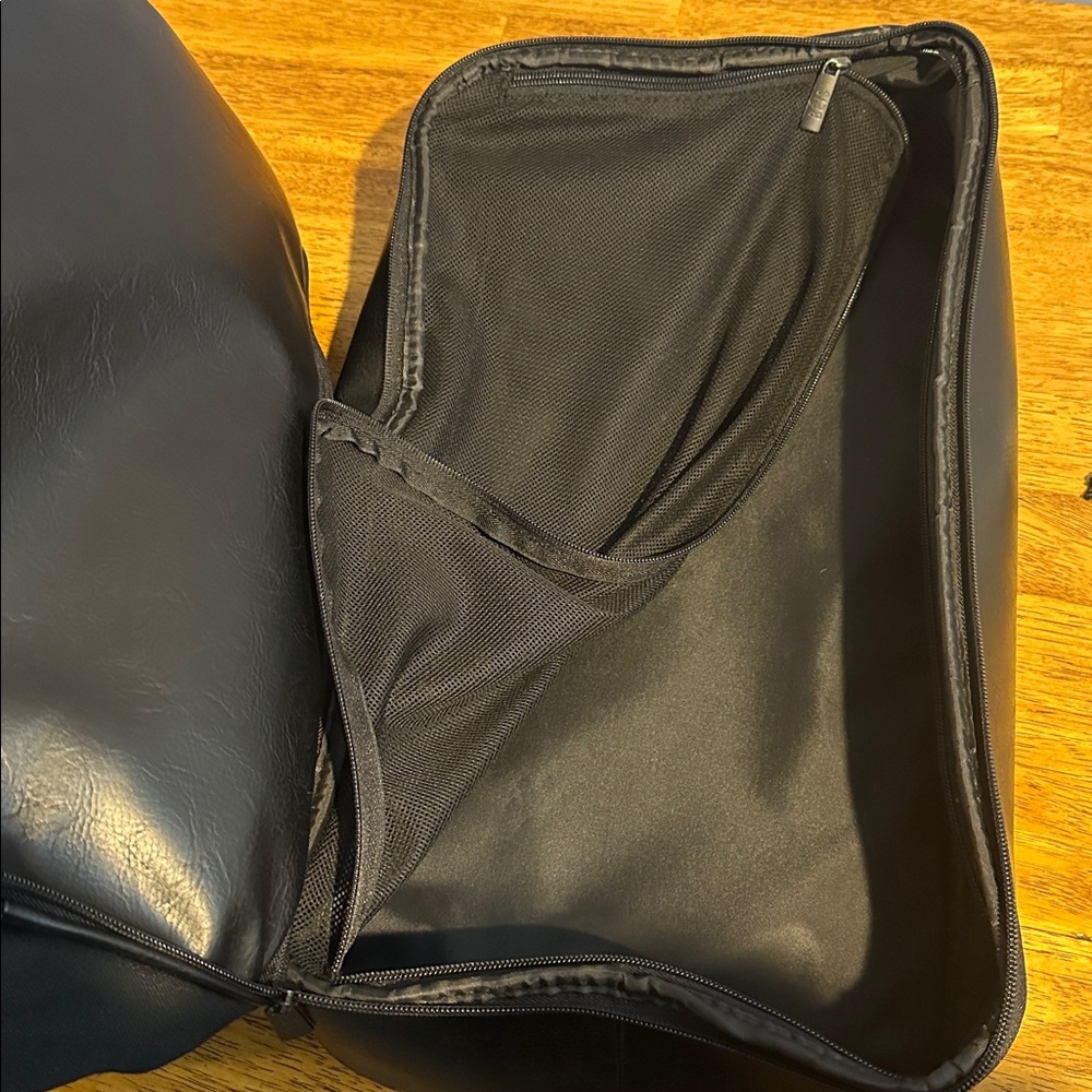 Beis Weekender Bag - Picture 11 of 11